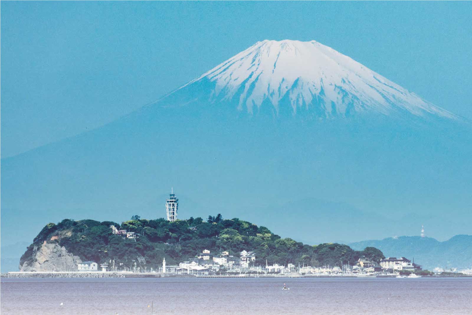 Enoshima Island and Mt.Fuji